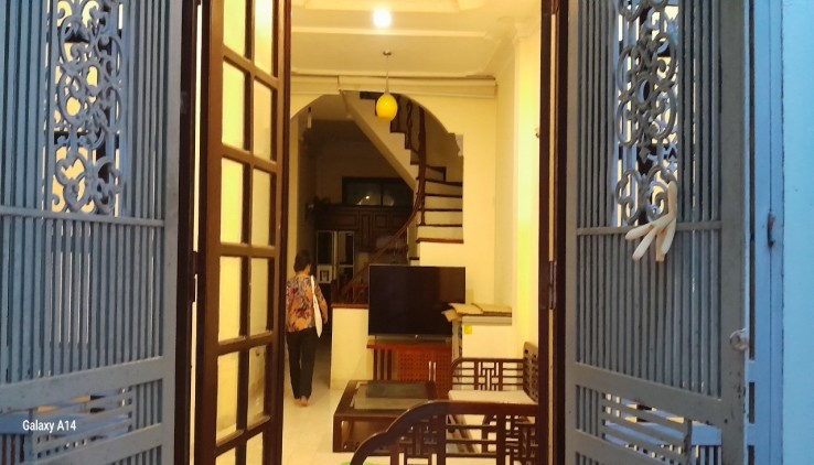Cho thuê nhà trong ngõ ô tô phố Nguyễn An Ninh, 5 tầng, 53m2, 4 ngủ, 3 WC, 16 Triệu